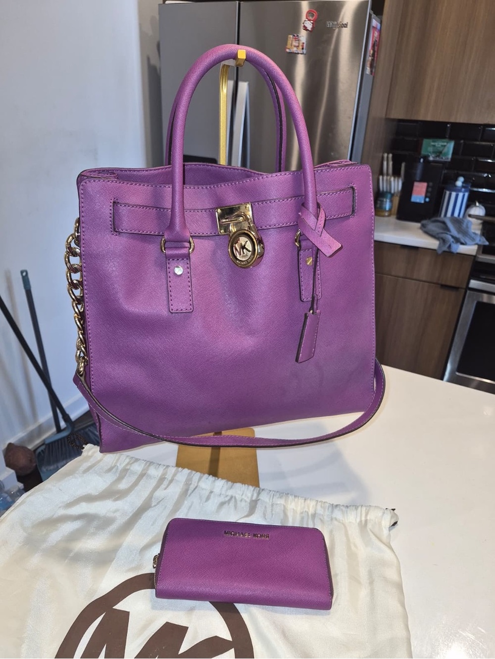 Michael Kors Hamilton large Saffiano leather tote featuring striking gold-tone